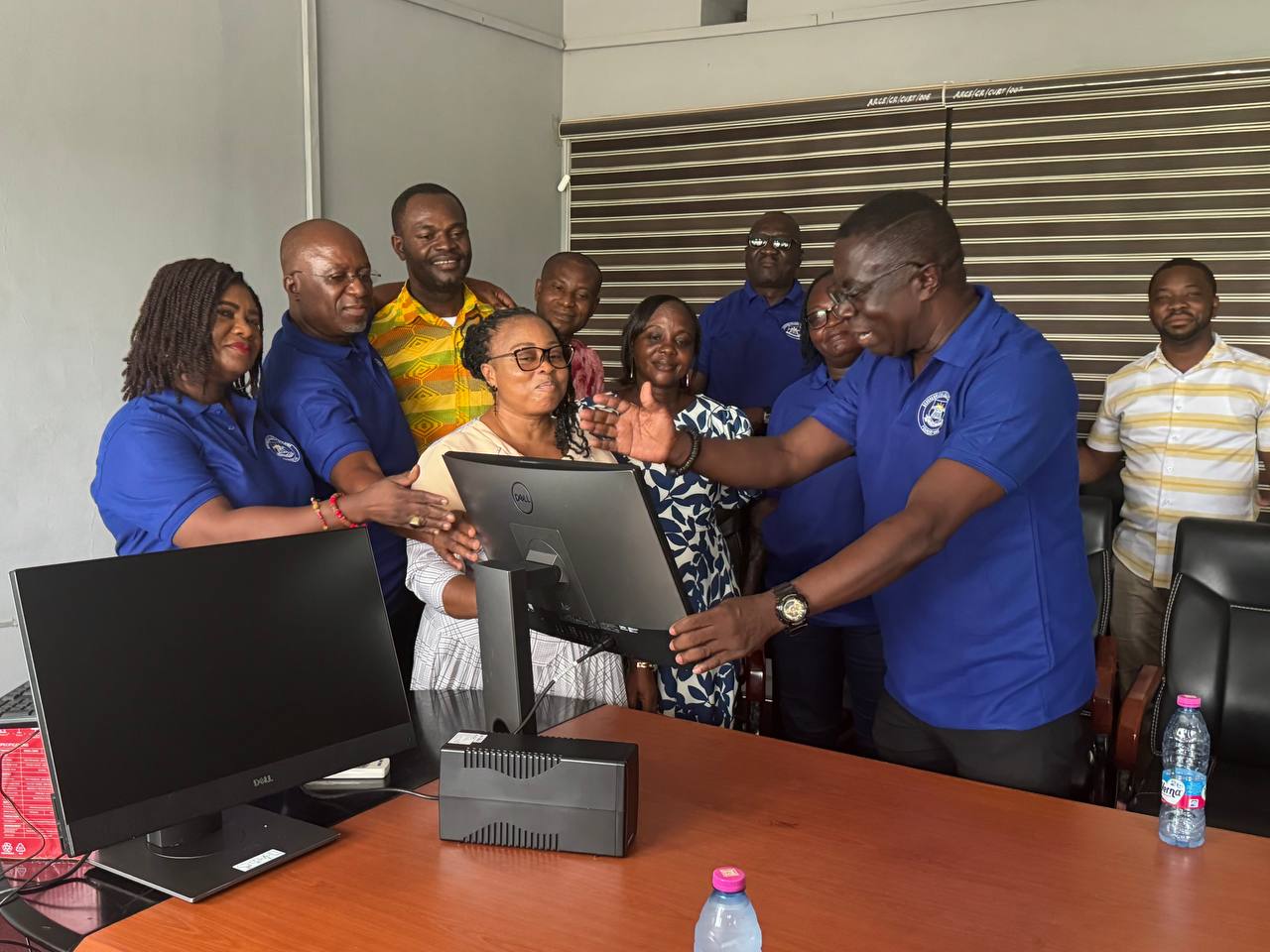 Alumni donating computers